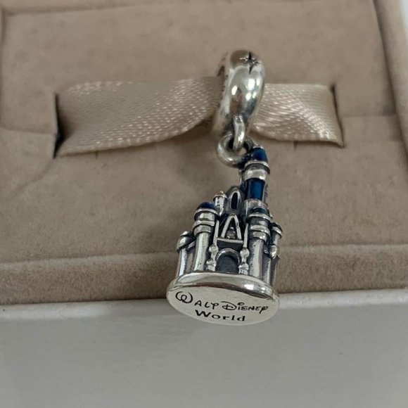 Pandora Cinderella Castle Charm - Picture 3 of 6